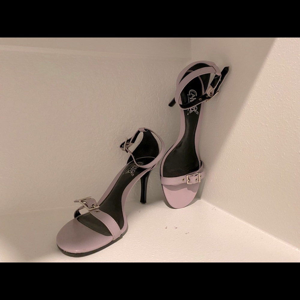 Carlos Santana lavender heels